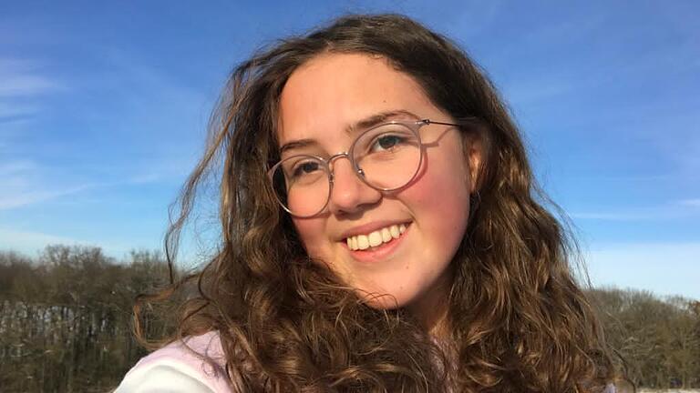 Mareike Krönert besucht die zehnte Klasse der Realschule Arnstein und will im Herbst 2021 eine Ausbildung anfangen. Mareike Krönert besucht die zehnte Klasse der Realschule Arnstein und will im Herbst 2021 eine Ausbildung anfangen.