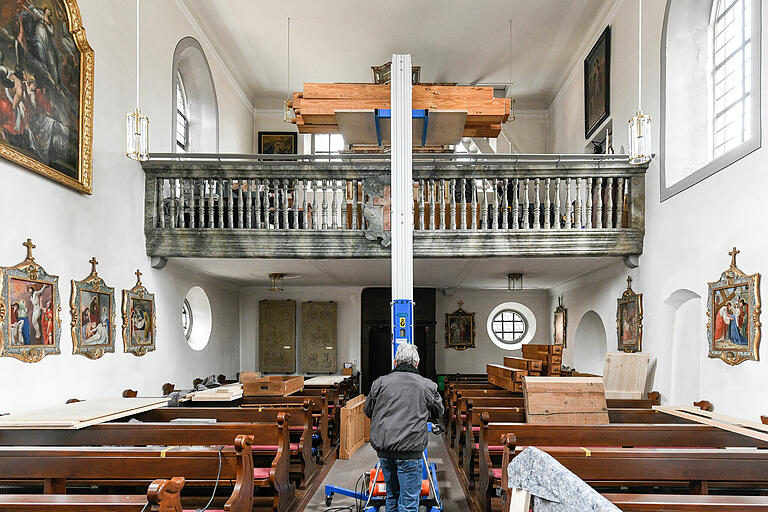 Die Orgel aus Darstadt bei Goßmannsdorf wurde restauriert und wird nach einigen Monaten Bauzeit wieder in der Kirche aufgebaut.