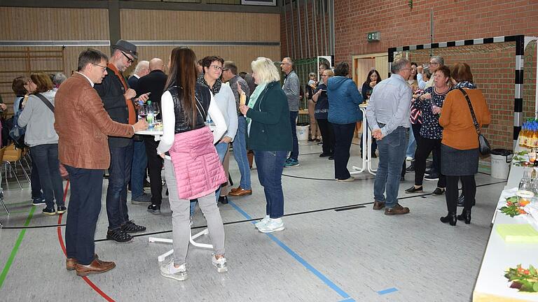 Gemeinsame Gespräche und gegenseitiges Kennenlernen der Ehrenamtlichen im Pastoralen Raum Karlstadt bot der Dankeschön-Abend in Stetten.