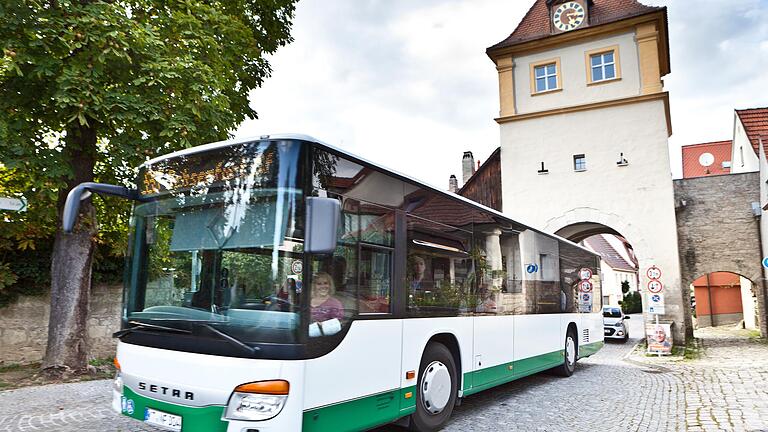 Mobilität im Landkreis ist für die jungen Kreistagskandidaten aller Parteien ein Thema: Die Busse müssen günstiger und besser getaktet werden.