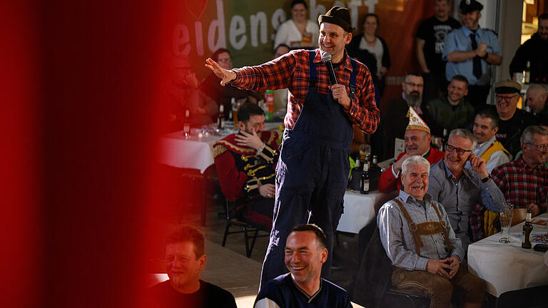 Herrensitzung       -  Der Kabarettist und Comedian Christoph Maul tritt am Sonntag (29.01.23) bei der sogenannten 'Würzburger Herrensitzung' der Gilde Giemaul im Radlersaal in Heidingsfeld auf.