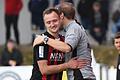 Marco Nickel (links) hat sich die Umarmung von Trainer Julian Grell wohl verdient, der Angreifer traf im Spiel gegen die SpVgg Ansbach zum 2:0-Endstand für den TSV Aubstadt.
