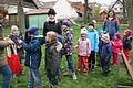 &quot;Ösber&quot; Gartenzwerge&quot; 14 Nachwuchsgärtner im Alter zwischen vier und zehn Jahren sind neue Kindergruppe des Garten- und Verschönerungsvereins. Betreut weden sie von der Vorsitzendenden Christine Gottwald (links), Stefanie Lang (Mitte) und Anja Winkler.