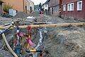 Kampfmittelsuche, Grundwasser und Wirrwar bei der Erdverkabelung haben die Bauarbeiten in der Schweinfurter Straße in Arnstein verzögert.