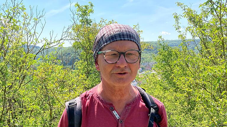 Reiseteilnehmer Roland Baumeister (67) aus Chemnitz erzählt: 'Meine Familie hatte nie ein Auto. Ich bin das gewöhnt.'       -  Foto: Charlotte Wittnebel-Schmitz