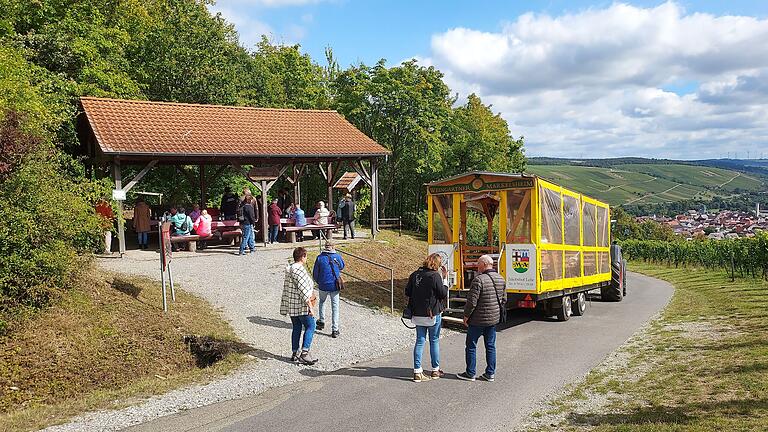 Brotzeitrast in den Weinbergen.