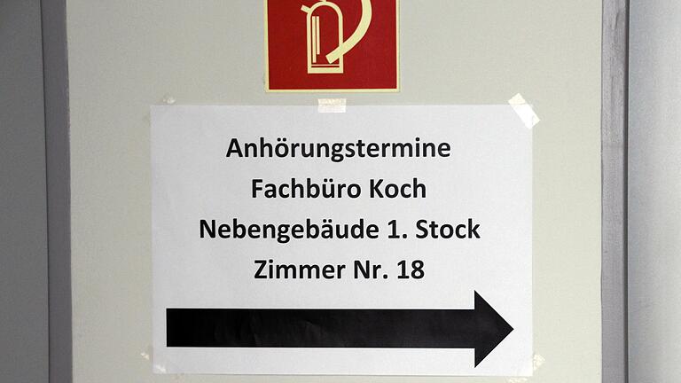 Ein reges Kommen und Gehen gab es am Mittwoch im VG-Amtsgebäude in der Brunnengasse zu Beginn der angebotenen Anhörungs- und Erörterungstermine mit dem beauftragten Fachbüro aus Reichenberg zum neuen Aufmaß der Grundstücks- und Geschossflächen im Stadtgebiet. Ein reges Kommen und Gehen gab es am Mittwoch im VG-Amtsgebäude in der Brunnengasse zu Beginn der angebotenen Anhörungs- und Erörterungstermine mit dem beauftragten Fachbüro aus Reichenberg zum neuen Aufmaß der Grundstücks- und Geschossflächen im Stadtgebiet.