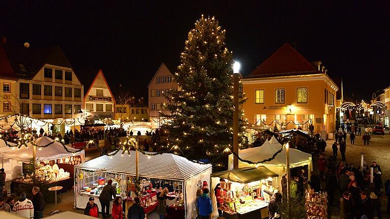 Zauberhafte Weihnachtsstimmung herrscht am dritten Adventswochenende beim 22. Nostalgischen Weihnachtsmarkt in Mellrichstadt.