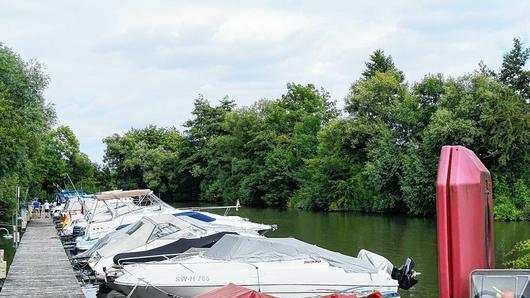 Natur, sauberes Umfeld und Sicherheit gehören zusammen beim Motorbootclub Obertheres, der mittlerweile zum 19. Mal die &bdquo;Blaue Flagge&ldquo; überreicht bekam.