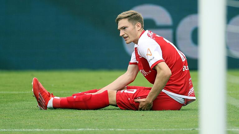 Fällt gegen den SC Freiburg II aus: Maximilian Breunig. Der Angreifer der Würzburger Kickers hat sich im Heimspiel gegen den VfL Osnabrück verletzt. Fällt gegen den SC Freiburg II aus: Maximilian Breunig. Der Angreifer der Würzburger Kickers hat sich im Heimspiel gegen den VfL Osnabrück verletzt.
