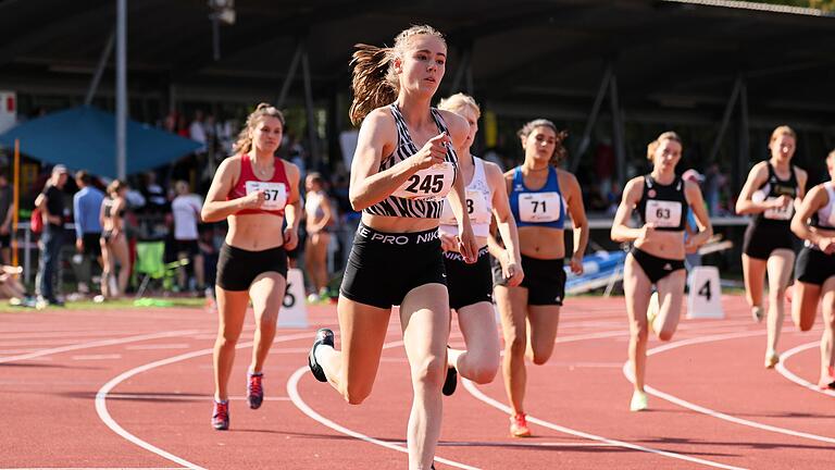 Bayerische Meisterin im Siebenkampf der U23 ist Hanna Schmitt (Nur 245) vom TV/DJK Hammelburg.       -  Bayerische Meisterin im Siebenkampf der U23 ist Hanna Schmitt (Nur 245) vom TV/DJK Hammelburg.