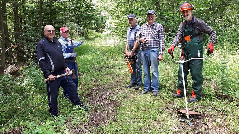 Nach getaner Arbeit (von links): Klaus Böhm, Ludwig Frey, Otto Schramm, Gerald Bauer und Werner Hogen.