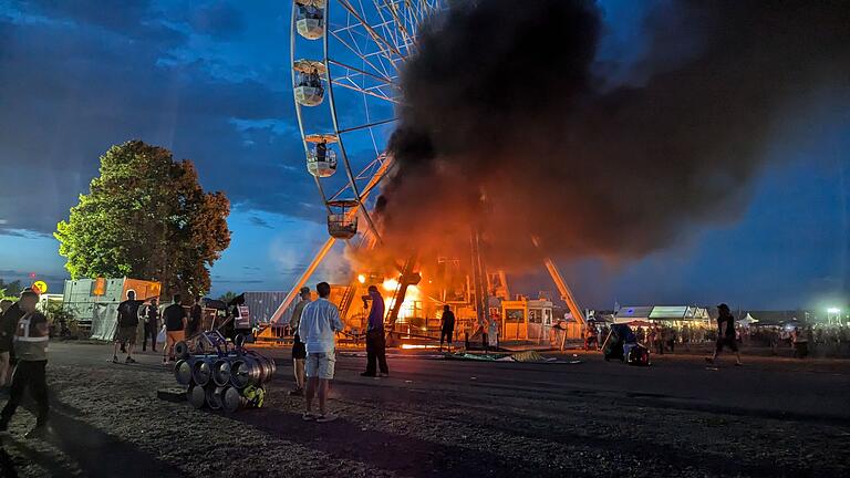 Highfield Festival - Riesenrad brennt       -  Etwa zwei Dutzend Menschen wurden verletzt.