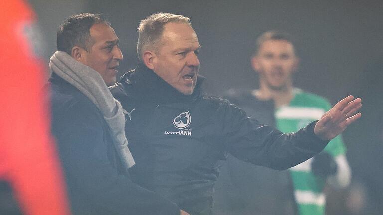 SpVgg Greuther Fürth - 1. FC Nürnberg       -  Müssen beide gehen: Manager Rachid Azzouzi (l) und Trainer Alexander Zorniger (r).