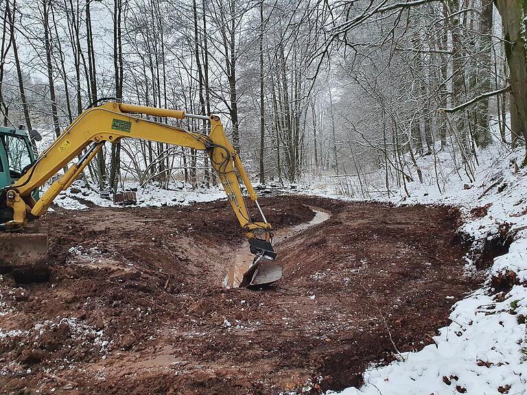 Anlage des Quellbaches für die Sinnwiesenquelle. .