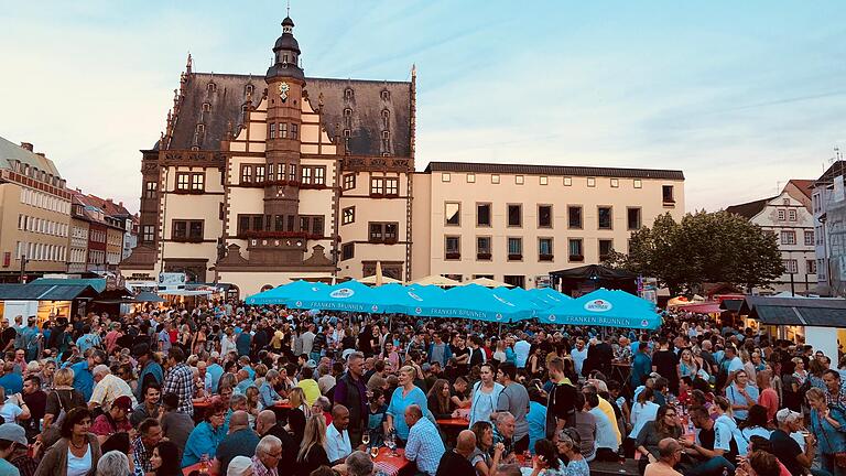 In der Vergangenheit war immer viel los, beim Schweinfurter Weinfest.