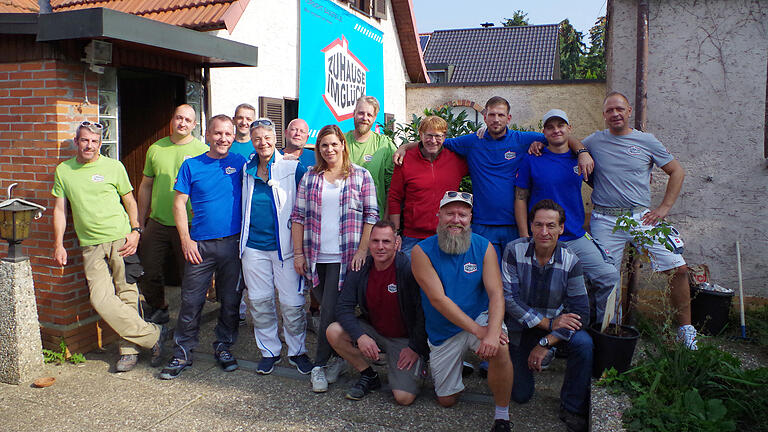 Zuhause im Glück - Unser Einzug in ein neues Leben       -  Das Zuhause im Glück-Team will der Familie helfen