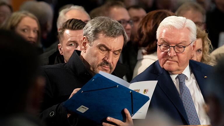 &bdquo;500 Jahre Zwölf Artikel&rdquo; in Memmingen       -  Bei einer gemeinsamen Ausstellungseröffnung haben Bundespräsident Frank-Walter Steinmeier (r) und Markus Söder (CSU), Ministerpräsident von Bayern, für den Wert der Freiheit geworben.