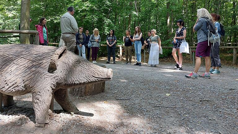 Das Walderlebniszentrum Gramschatzer Wald bietet Kindern, Jugendlichen, Familien und Erwachsenen die Möglichkeit, den Wald und seine Geheimnisse zu erkunden.