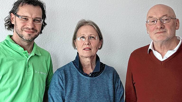 Dr. Johannes Kromczynski (von links) übernimmt die Arztpraxis von Ingrid und Wilhelm Glück in Karlstadt. Dr. Johannes Kromczynski (von links) übernimmt die Arztpraxis von Ingrid und Wilhelm Glück in Karlstadt.