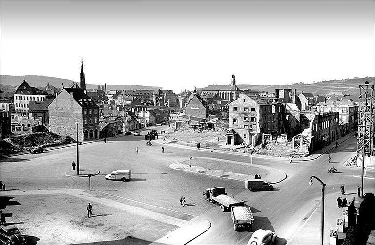 Der Kardinal-Faulhaber-Platz im Jahr 1950.