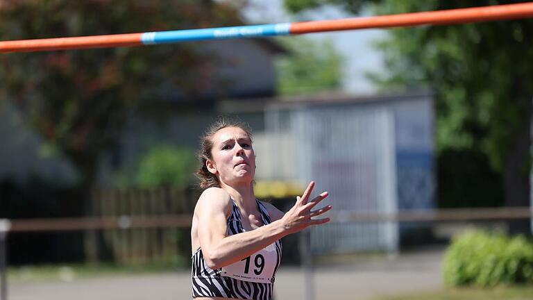 Hanna Schmitt aus Westheim war beim DJK-Bundessportfest in Schwabach nicht nur im Hochsprung erfolgreich.  Foto: Uwe Schönmeyer       -  Hanna Schmitt aus Westheim war beim DJK-Bundessportfest in Schwabach nicht nur im Hochsprung erfolgreich.  Foto: Uwe Schönmeyer