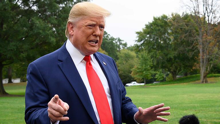 Donald Trump vor der Presse im Garten des Weißen Hauses Donald Trump vor der Presse im Garten des Weißen Hauses