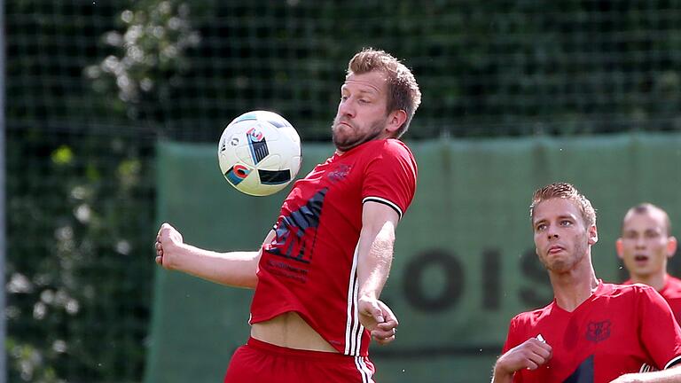 Er trägt seit Sommer 2017 das Trikot des TSV Lengfeld: Alexander Grod (am Ball). Er trägt seit Sommer 2017 das Trikot des TSV Lengfeld: Alexander Grod (am Ball).