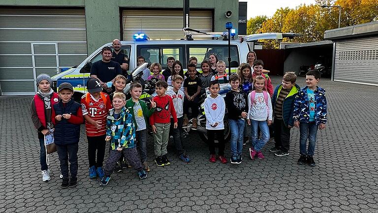 Die Kinderfeuerwehr zu Besuch bei der VPI Werneck.