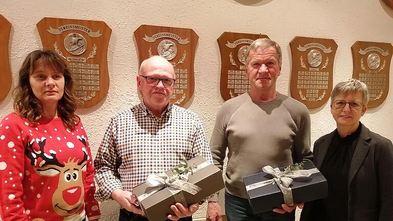 Auf dem Foto von links Birgit Schnaus (2. Vorsitzende), Erwin Popp, Robert Schneider, Kerstin Haun (1. Vorsitzende). Auf dem Foto von links Birgit Schnaus (2. Vorsitzende), Erwin Popp, Robert Schneider, Kerstin Haun (1. Vorsitzende).