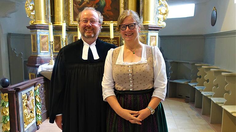 Pfarrer Martin Voß und Ehefrau Tanja sind am 25. Juni Gäste im BR-Hörfunk. Pfarrer Martin Voß und Ehefrau Tanja sind am 25. Juni Gäste im BR-Hörfunk.