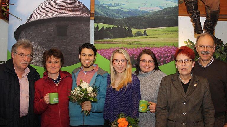 Peter Högn (von links), Birgit Reder-Zirkelbach (beide Kreisvorstand Rhön-Grabfeld), Yatin Shah (Direktkandidat Landtag), Irina Hönig (Direktkandidatn Bezirkstag), Petra Winter (Listenkandidatin Landtag), Monika Horcher und Johannes Wegner (beide Kreisvorstand Bad Kissingen). Foto:Tobias Eichelbrönner       -  Peter Högn (von links), Birgit Reder-Zirkelbach (beide Kreisvorstand Rhön-Grabfeld), Yatin Shah (Direktkandidat Landtag), Irina Hönig (Direktkandidatn Bezirkstag), Petra Winter (Listenkandidatin Landtag), Monika Horcher und Johannes Wegner (beide Kreisvorstand Bad Kissingen). Foto:Tobias Eichelbrönner