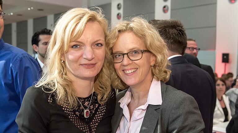 Natascha Kohnen ist neue SPD-Chefin in Bayern       -  Die Schweinfurter Gewerkschafterin Marietta Eder (links) und Natascha Kohnen, die neue Vorsitzende der Bayern-SPD.