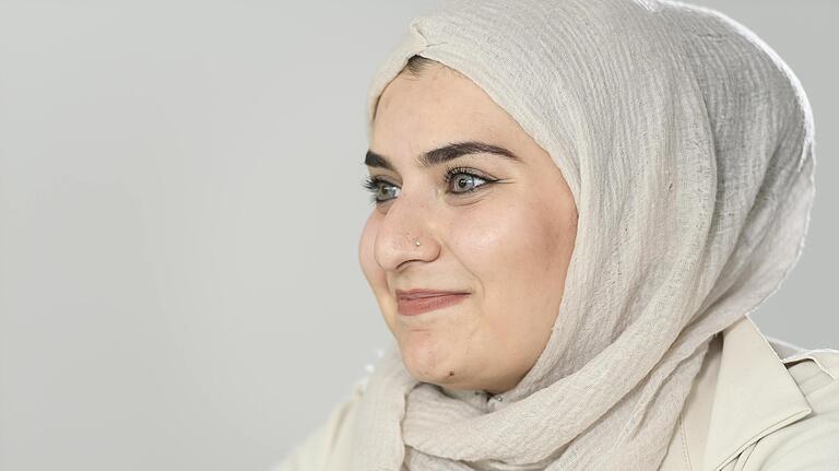 Ola Khsara stammt aus Syrien und studiert in Würzburg Medizin. Ola Khsara stammt aus Syrien und studiert in Würzburg Medizin.