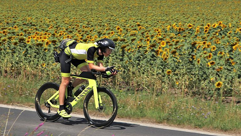 Ausfahrten mit dem Rennrad sind seine große Leidenschaft: Nach seinem schweren Unfall nutzt Fabrice Becker für seine Touren nun auch außerorts wieder die Landstraße. Er appelliert an alle Verkehrsteilnehmer, im Straßenverkehr mehr Rücksicht zu nehmen.