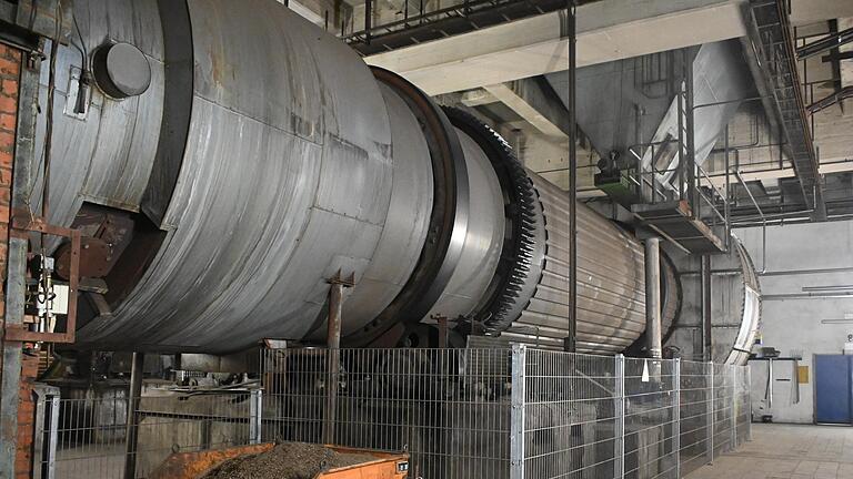 Mit großen Drehrohtrocknern ist die Zuckerfabrik bestens für die Verwertung von Rübenschnitzeln als Futtermittel ausgestattet. Die Verarbeitung zu Biogas gilt deshalb hier als unwahrscheinlich. Mit großen Drehrohtrocknern ist die Zuckerfabrik bestens für die Verwertung von Rübenschnitzeln als Futtermittel ausgestattet. Die Verarbeitung zu Biogas gilt deshalb hier als unwahrscheinlich.