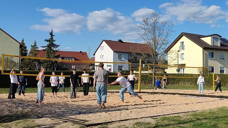 Wohlfühlort Beachvolleyballplatz am LSH. Wohlfühlort Beachvolleyballplatz am LSH.