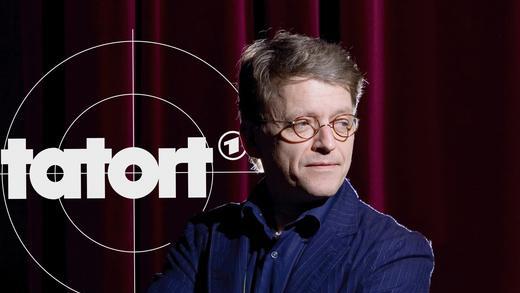 Jahr der „Tatort“-Jubiläen       -  Jahr der „Tatort“-Jubiläen: Auch in diesem Jahr verspricht die erfolgreichste Krimiserie im deutschen
Fernsehen spektakulär zu werden. Und mit dem Franken-„Tatort“ gibt es schon wieder einen Neuzugang. „Skeptisch“ war er, als er das Angebot bekam, im Franken-„Tatort“ mitzuspielen, weil er Sorge hatte, dass der neue Krimi der ARD zu „bratwurstig“ daherkommen könnte. Doch die Sorgen haben sich im Laufe der Planungen erledigt, sagte Frank-Markus Barwasser (53) in einem Interview mit der Main-Post.
