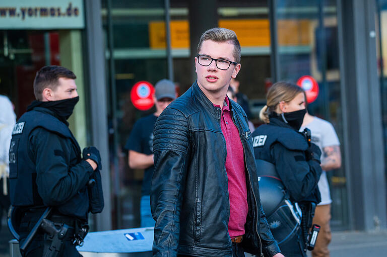 Daniel Halemba am Rande einer Demonstration im September 2021 in Würzburg. Daniel Halemba am Rande einer Demonstration im September 2021 in Würzburg.