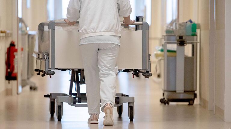 Im Krankenhaus - Im Krankenhaus (Symbolbild) Im Krankenhaus - Im Krankenhaus (Symbolbild)