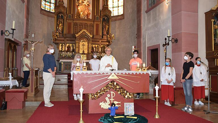 Beim Gottesdienst zum Festtag von Maria Magdalena wirkten mit (von links): Maria Götz (Birkenfeld), Magdalena Herteux (Roden), Ulrike Behr (Karbach), Pastoralreferentin Christiane Hetterich, Monika Rauch (Ansbach) und Heidi Vogel (Urspringen).