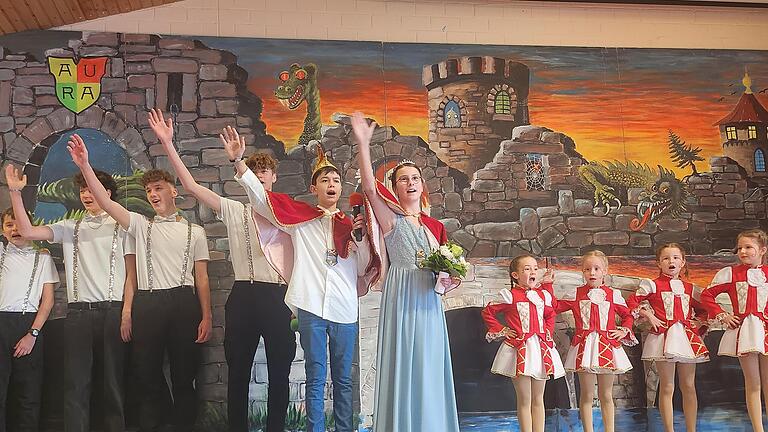 Show bei den Faschingsfreunden Aura. - Show bei den Faschingsfreunden Aura. Show bei den Faschingsfreunden Aura. - Show bei den Faschingsfreunden Aura.