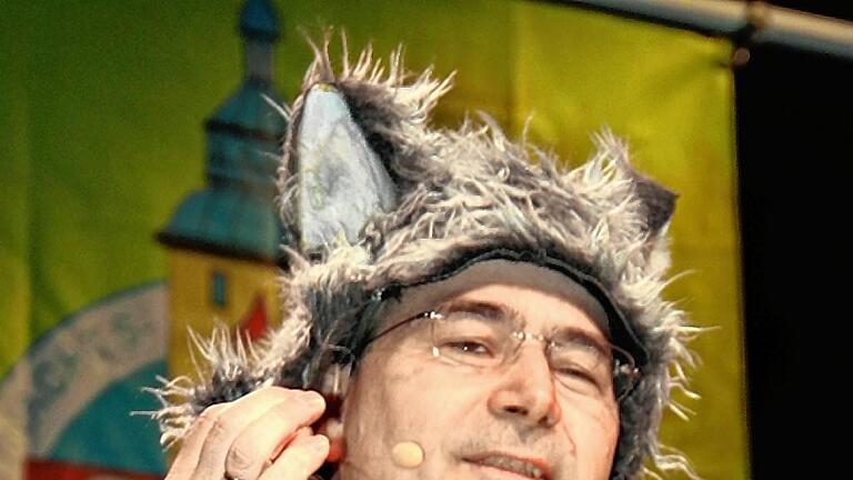 Kein leichter Part: Die Aufgabe als Protokoller meisterte Peter Bienert aus Hardheim als &bdquo;Isegrim vom Unterschloss&ldquo;.