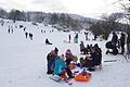 Vor allem Familien mit Kindern suchten am Wochenende das Schneevergnügen in der Rhön, wie hier am Kreuzberg.