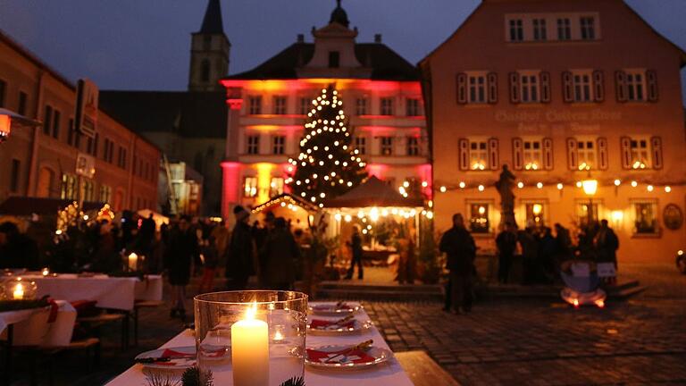 Am zweiten Adventswochenende lockt der etwas andere Weihnachtsmarkt nach Iphofen. Am zweiten Adventswochenende lockt der etwas andere Weihnachtsmarkt nach Iphofen.