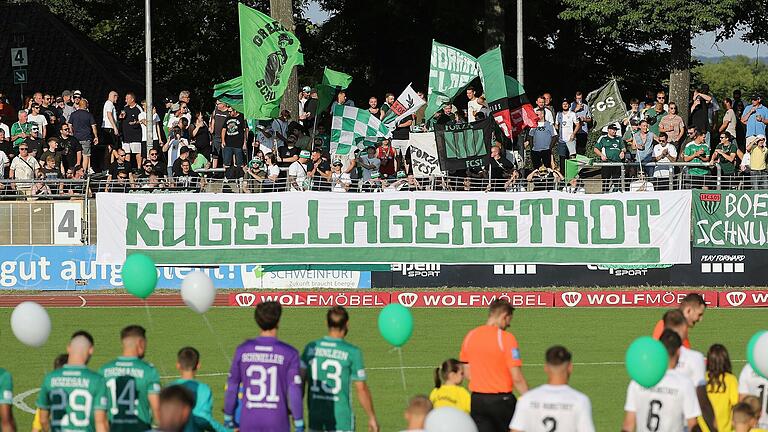 Auf dem Feld und den Rängen war es ein Fußballfest: Organisatorisch gab es aufseiten des FC 05 Schweinfurt wie auch beim Sicherheitsdienst einige Mängel. Auf dem Feld und den Rängen war es ein Fußballfest: Organisatorisch gab es aufseiten des FC 05 Schweinfurt wie auch beim Sicherheitsdienst einige Mängel.