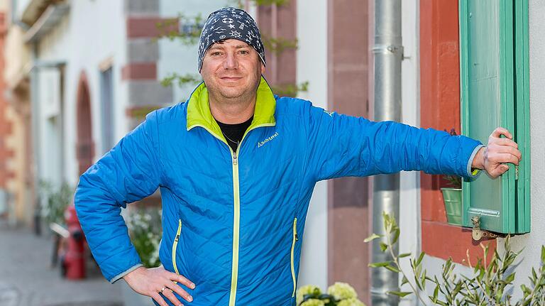 Lehrer Peter Wenger knipst das Licht aus. Lehrer Peter Wenger knipst das Licht aus.