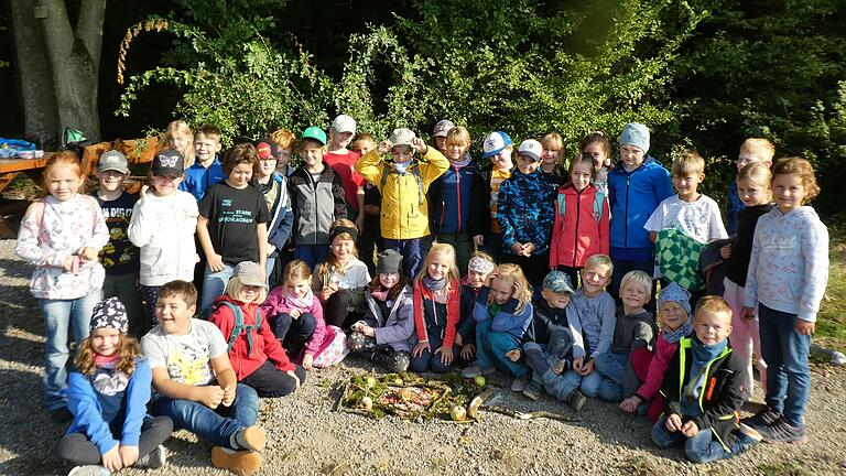 Keine Verlierer gab es beim Kunstwettbewerb der Klassen 1a und 2a der Grundschule Wasserlosen.