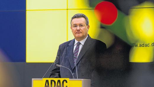 Will aufklären: Karl Obermair, Vorsitzender der ADAC-Geschäftsführung, will externe Prüfer holen. „Wir werden das lückenlos nach innen und nach außen aufarbeiten“, sagt er zum Skandal um den „Gelben Engel“. Will aufklären: Karl Obermair, Vorsitzender der ADAC-Geschäftsführung, will externe Prüfer holen. „Wir werden das lückenlos nach innen und nach außen aufarbeiten“, sagt er zum Skandal um den „Gelben Engel“.
