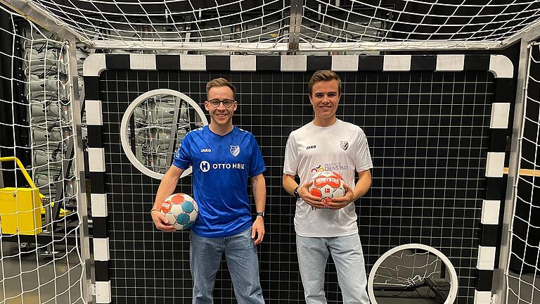 Tizian Fella: So lief der Besuch im aktuellen Sportstudio       -  Ein Vereinsausflug der besonderen Art: Tizian Fella (rechts) und Jakob Fischer waren hautnah dabei beim aktuellen Sportstudio des ZDF.